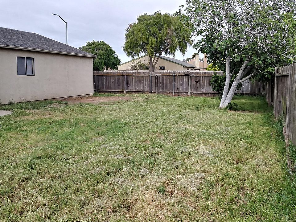 2nd image of 1102 Rosewood Dr