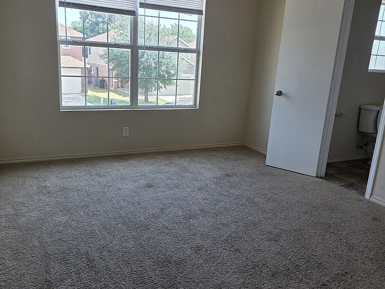3406 Regency Ct — Photo 8
