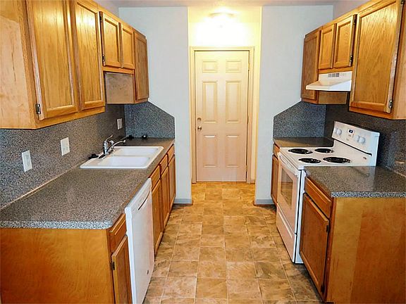 4th image of 10831 Royal Forest Dr