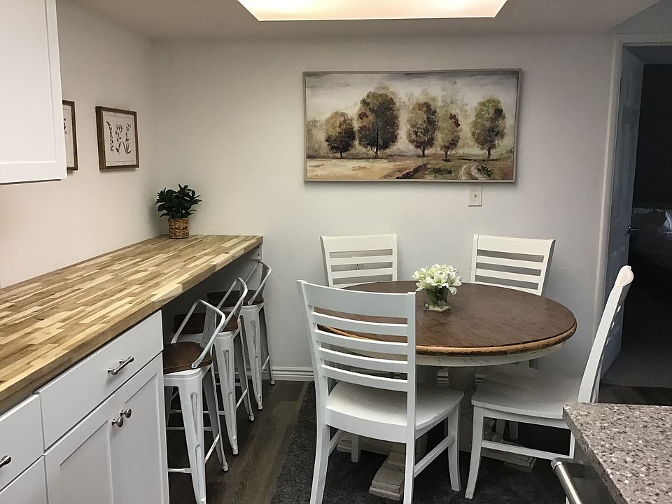 Dining and bar area