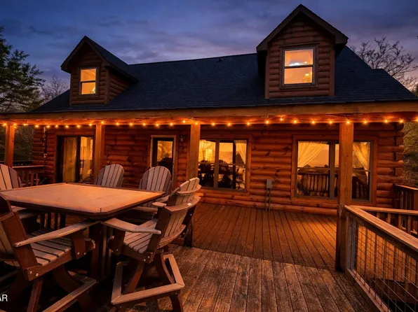 2145 Stillhouse Rd, Dandridge, TN 37725