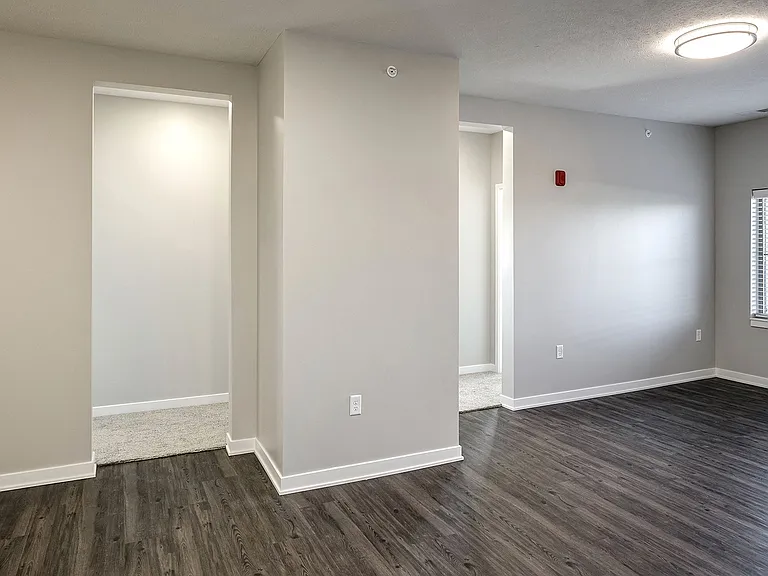 Deerfield Apartments & Chateaus — Photo 12