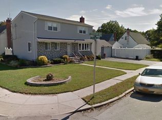 828 Jerusalem Ave, Merrick, NY 11566