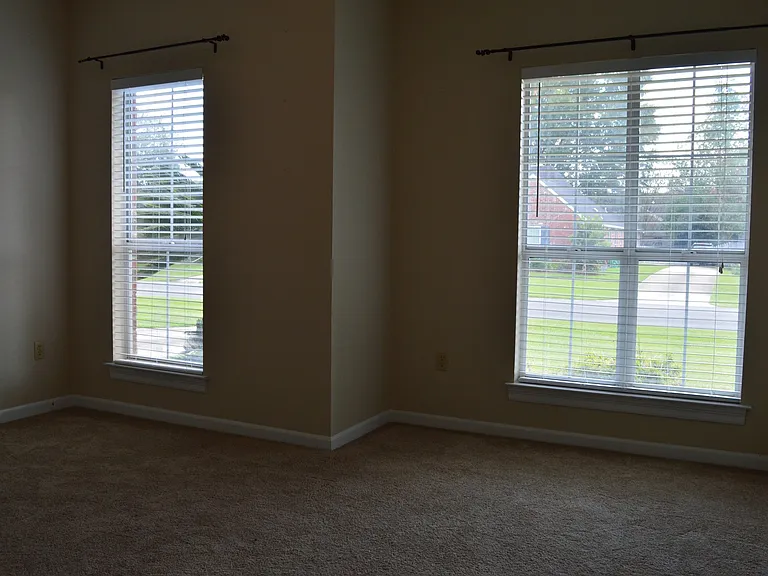 18574 Lake Iris Ave — Photo 10
