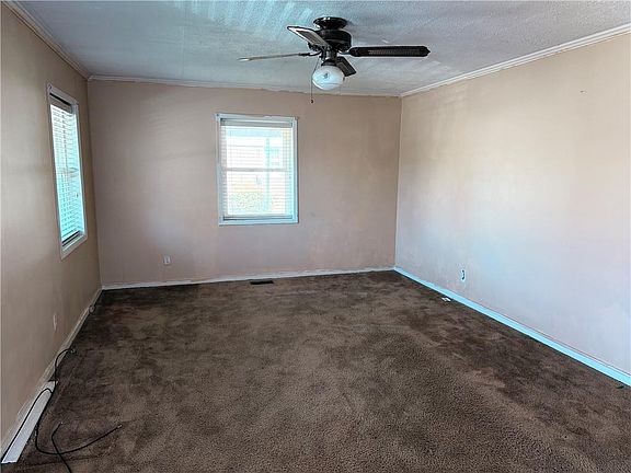 2nd image of 2204 Stonewall St