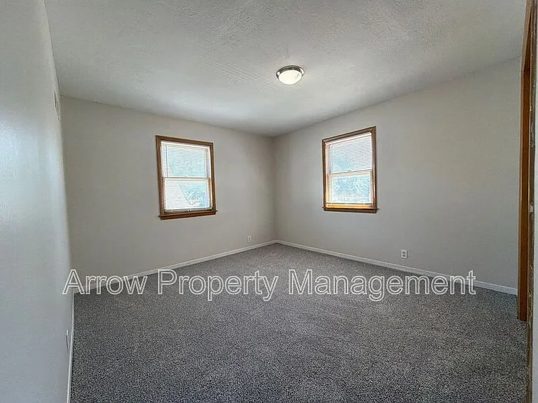 1309 S 10th St — Photo 10