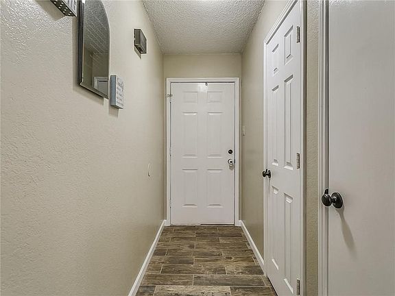 5th image of 217 Sierra Dr