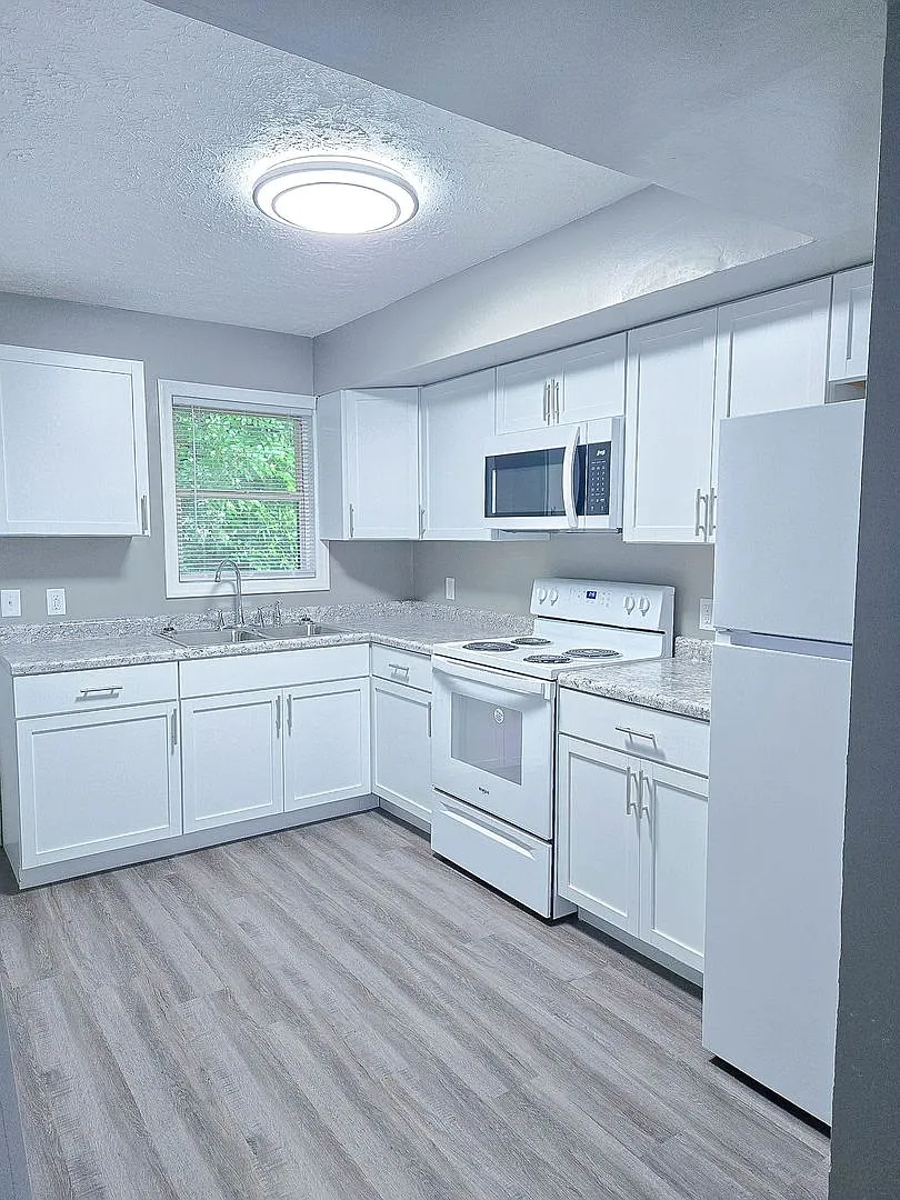 3200 Maple Ridge Court — Photo 4