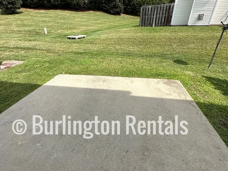 1933 Munn Pointe Dr — Photo 24
