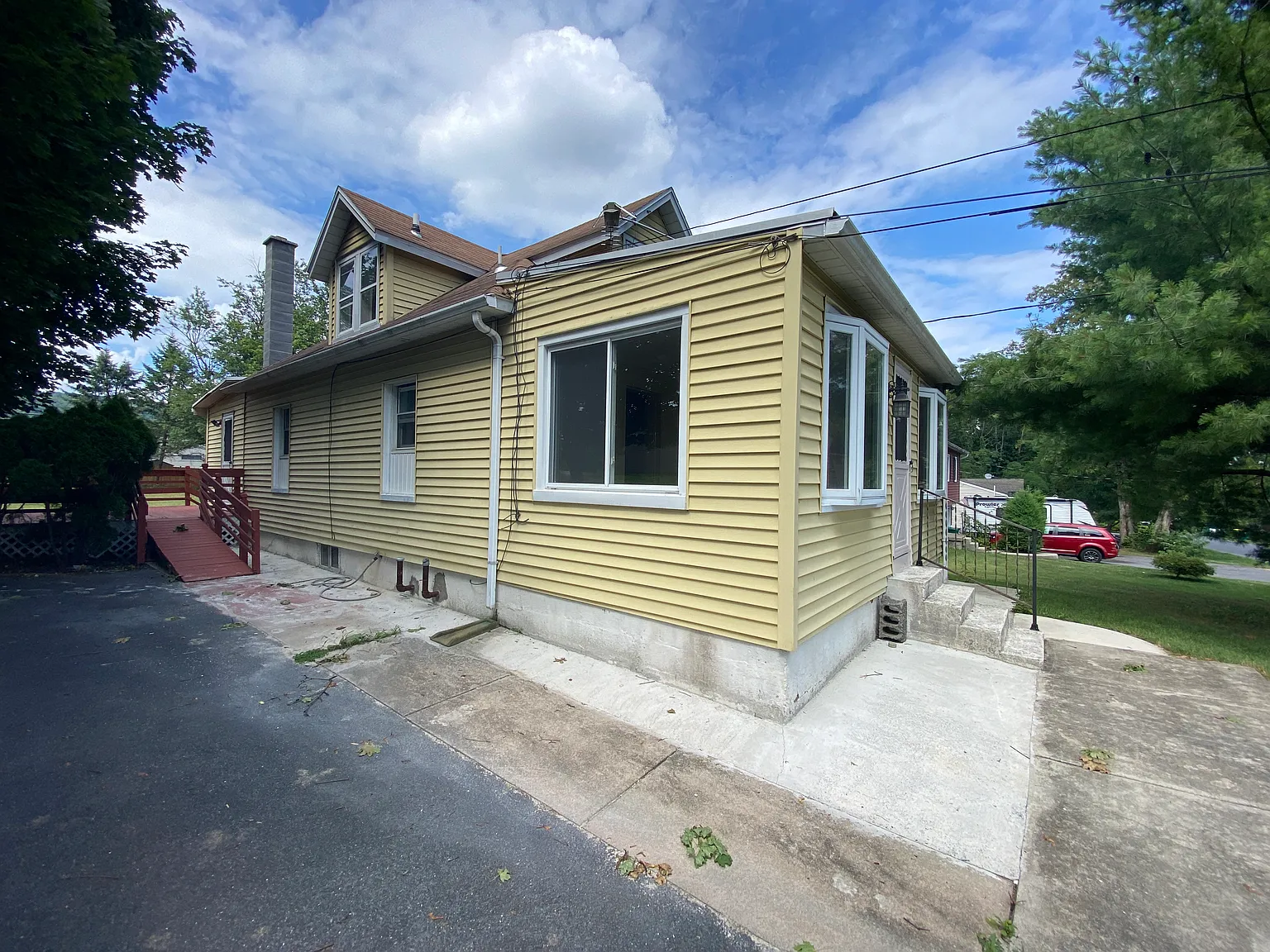 3 bed, 980 sqft, $1,495 — Photo 2