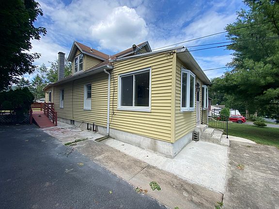 2nd image of 112 Bungalow Rd