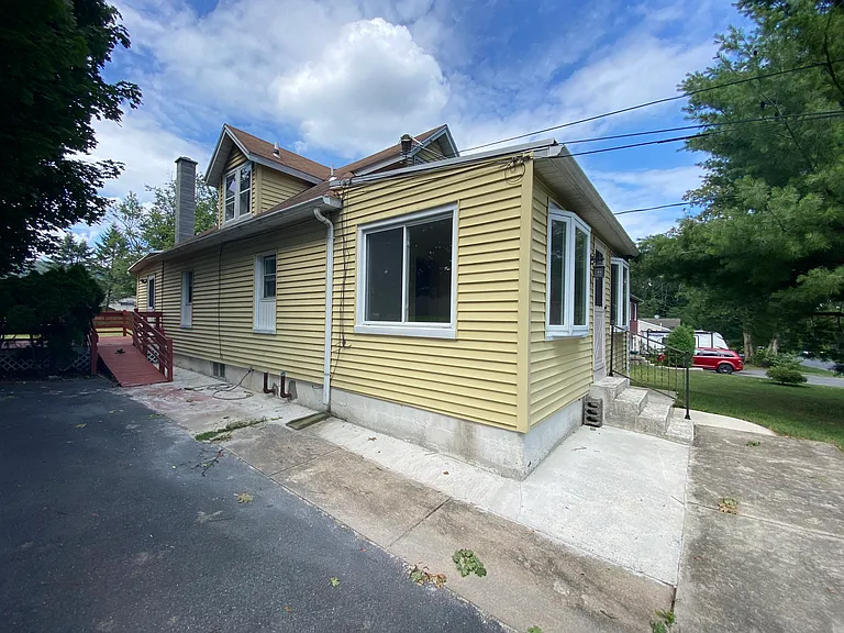 112 Bungalow Rd — Photo 2