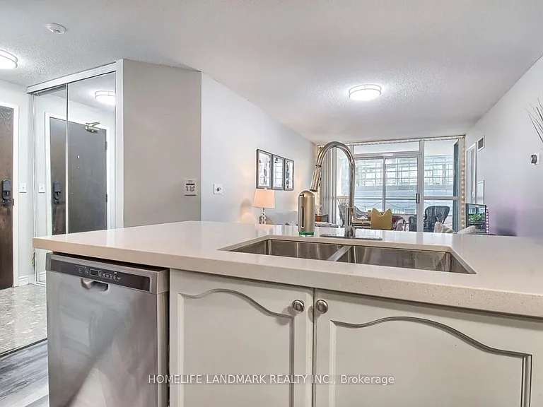 23 Hollywood Ave #711 — Photo 10