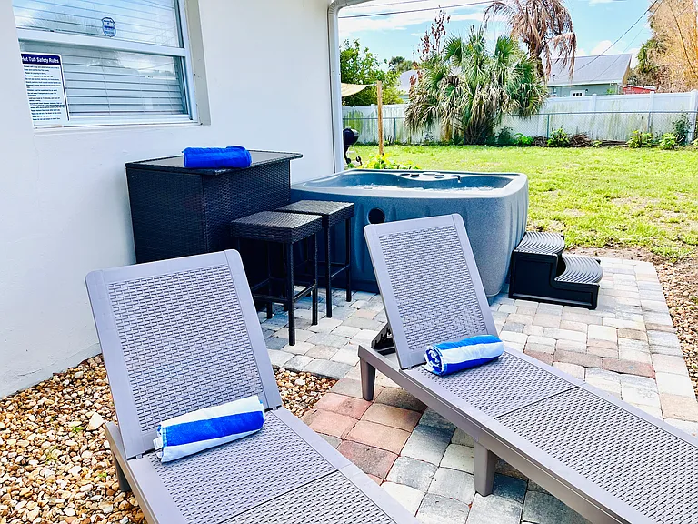 111 Bluff Ter — Photo 2