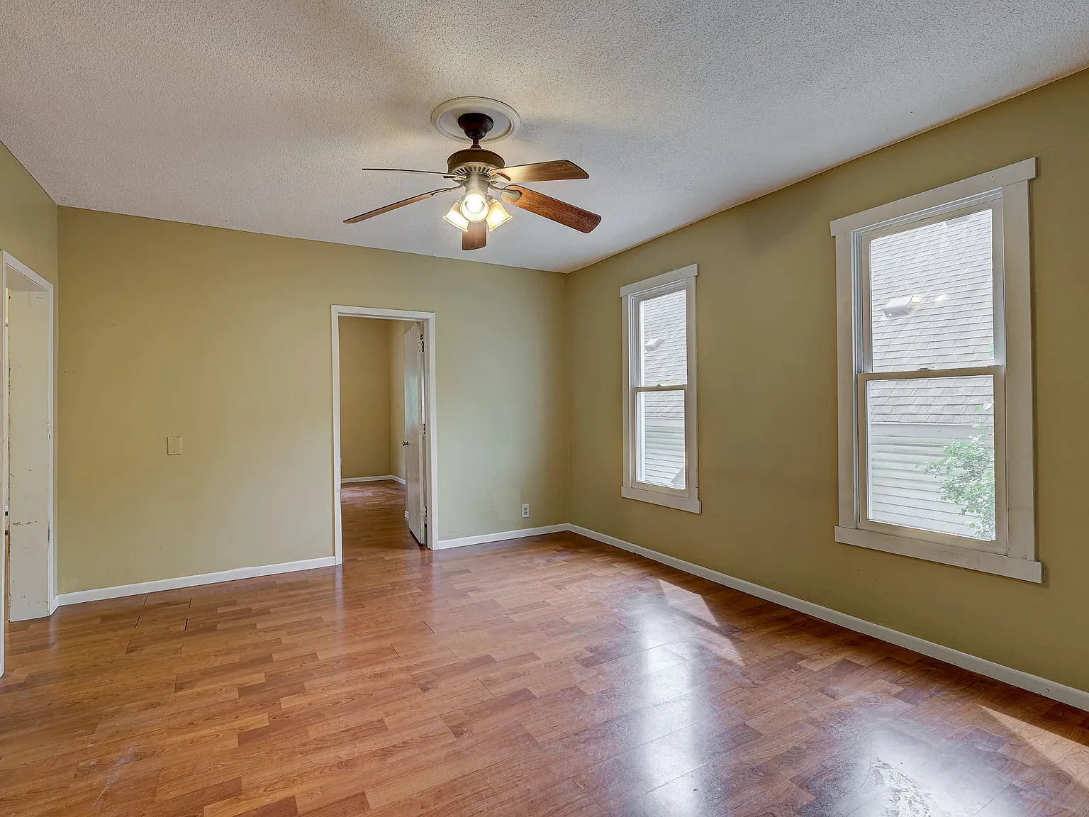 3 bed, $2,699 — Photo 4