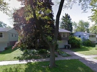 449 White Pine Rd, Buffalo Grove, IL 60089