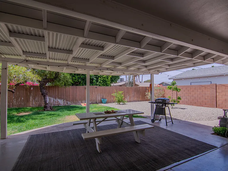 7043 E Moreland St — Photo 29