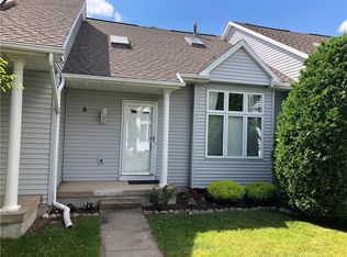 6 Packet Ln, Rochester, NY 14606