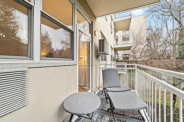 Sold by Corcoran | media 21