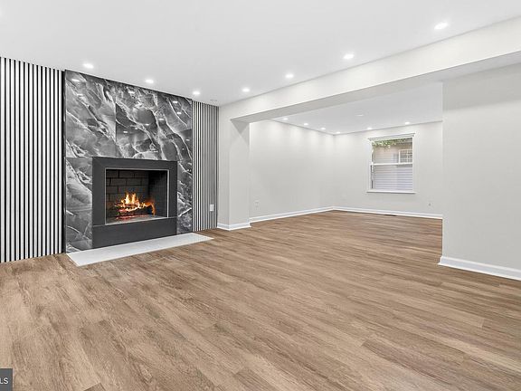 3rd image of 4046 Tarpon Ln