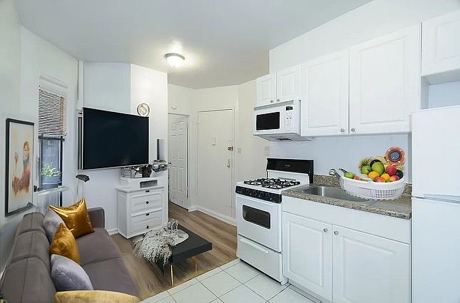 1st image of 539 W 49th St APT 2D