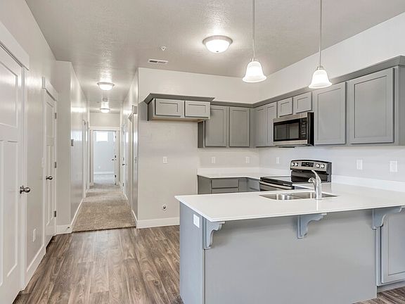 4th image of 1776 W Newcastle Ln