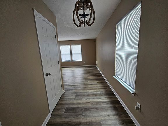 2nd image of 4085 Lassen Ln