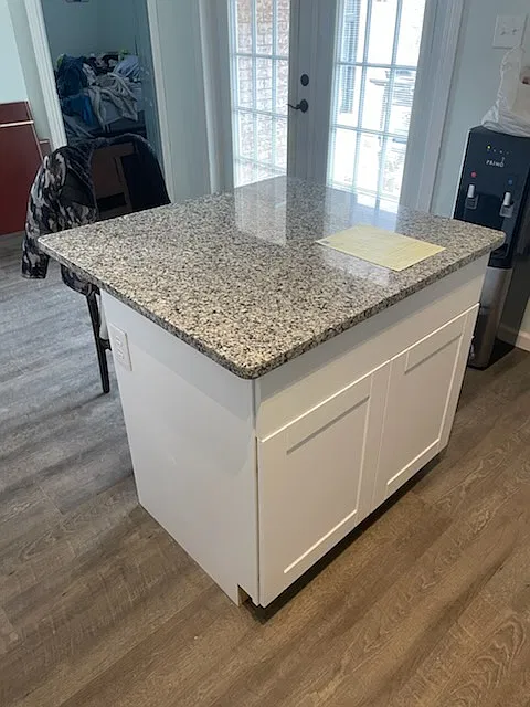 3 bed, 1300 sqft, $1,650 — Photo 3