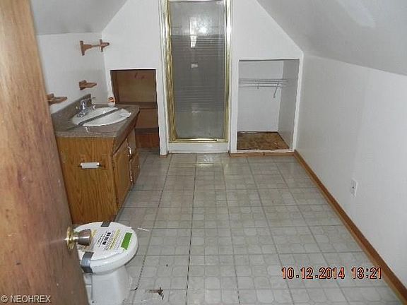 4th image of 710 W 23rd St