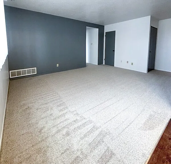 1316-1325 Southwestern Dr — Photo 27