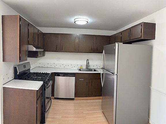 4th image of 118 Cotuit Ct