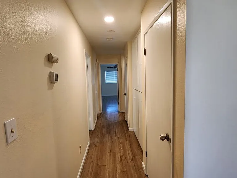 1385 Wimbledon Ct — Photo 12