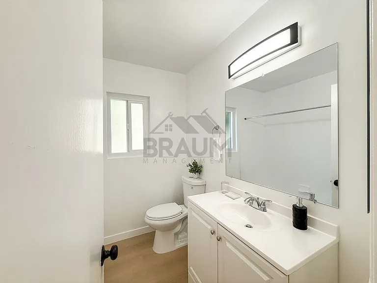 18350 NAPA ST. — Photo 14