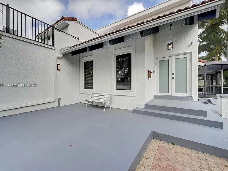 1109 Hollywood Blvd — Photo 5