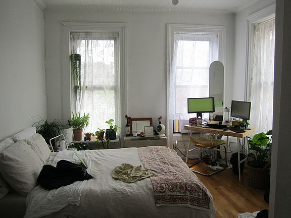 4th image of 740 Myrtle Ave APT 3L
