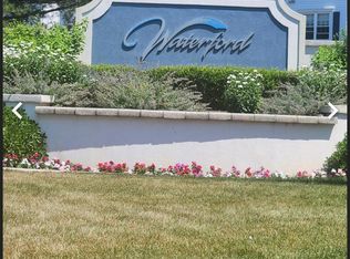 1234 Waterford Dr, Edison, NJ