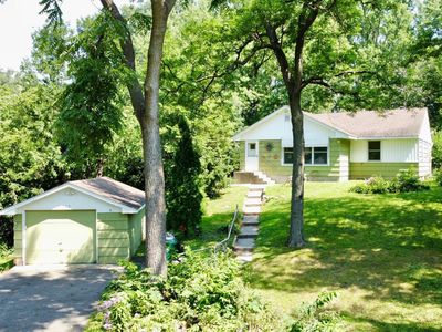 1012 Quebec Ave N, Golden Valley, MN, 55427