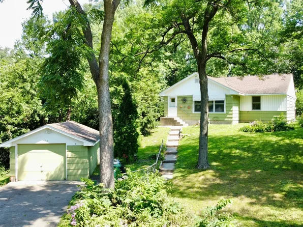 1012 Quebec Ave N, Golden Valley, MN 55427