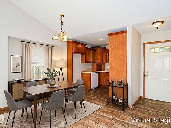 3rd image of 678 N Elder Ave