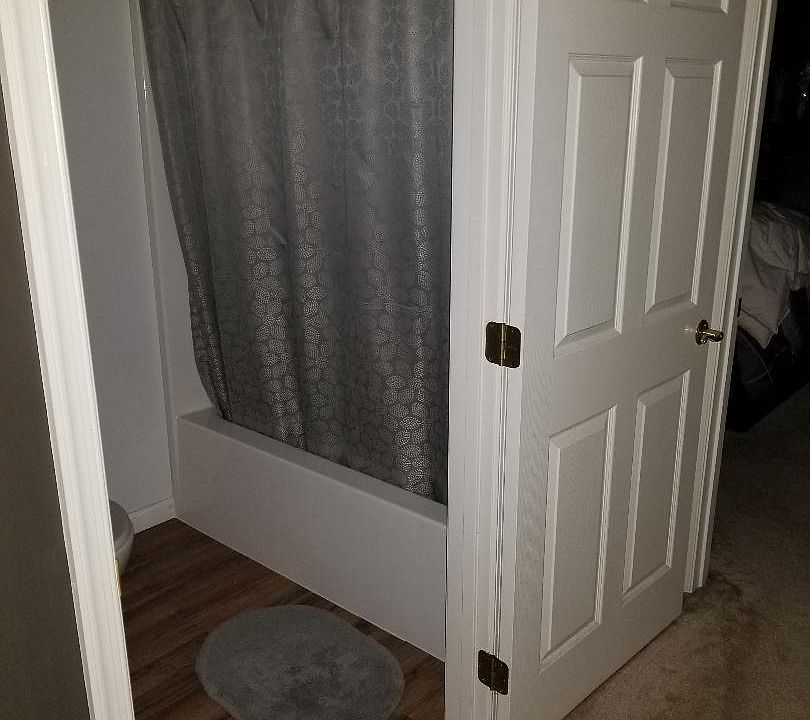 Hall Bathroom shared with 2nd Bedroom