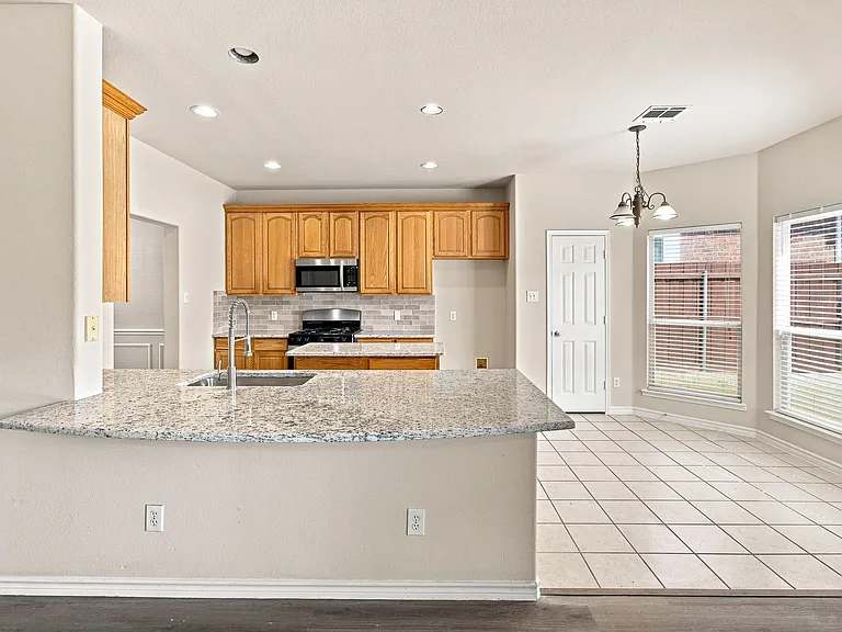 8009 Riverwalk Trl — Photo 16