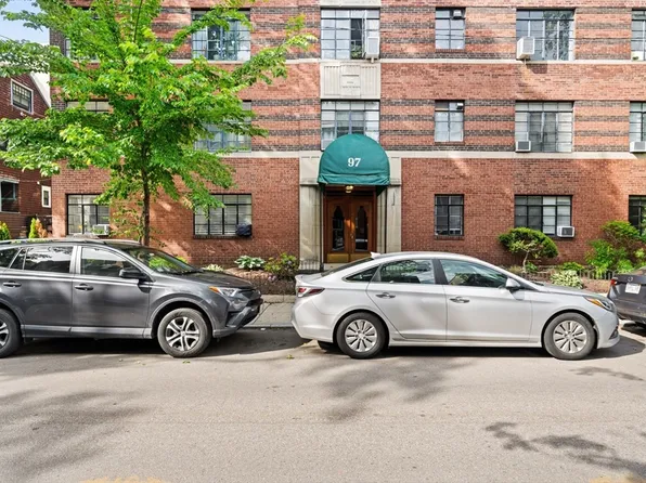 97 Strathmore Rd APT 4, Brighton, MA 02135