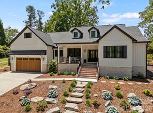 710 Knollwood Dr, Hendersonville, NC 28791