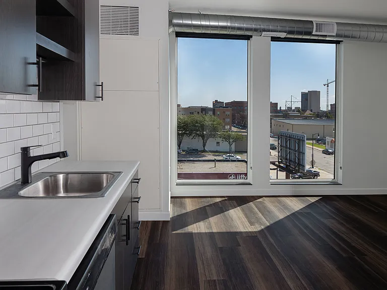 The Landing at 1001 NP — Photo 13