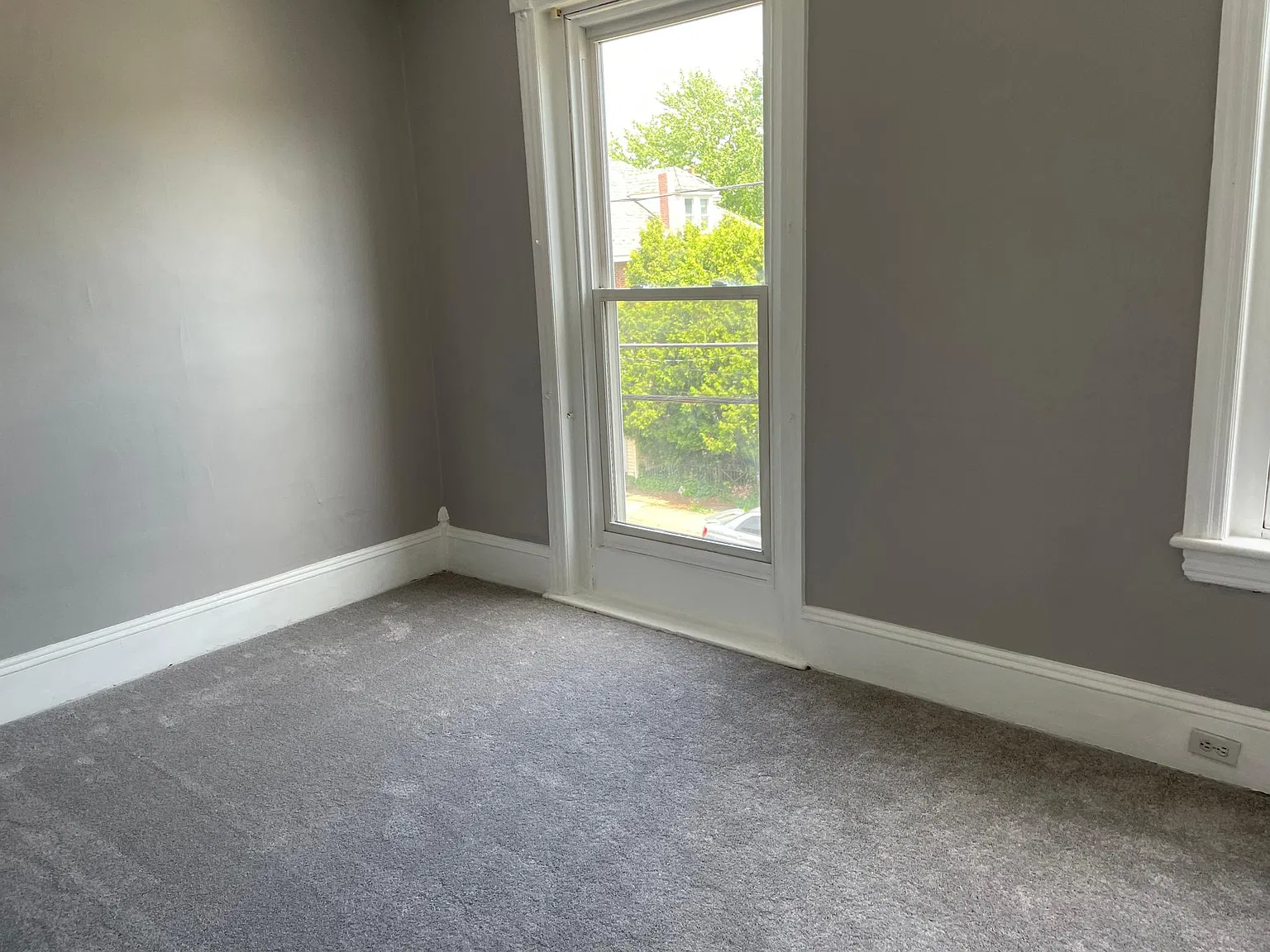 833 Seneca St — Photo 4