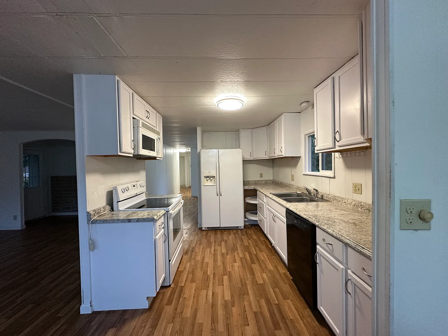 3 bed, 1440 sqft, $2,850 — Photo 4