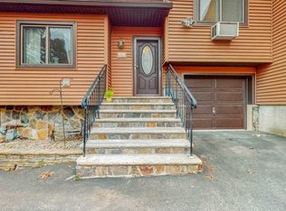 19 Tamarack Cir, Fishkill, NY 12524