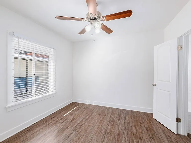 4127 Monroe St #10 — Photo 7