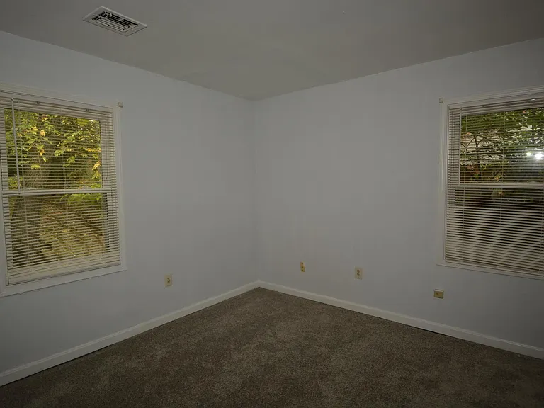 1086 Wellspring Dr — Photo 17