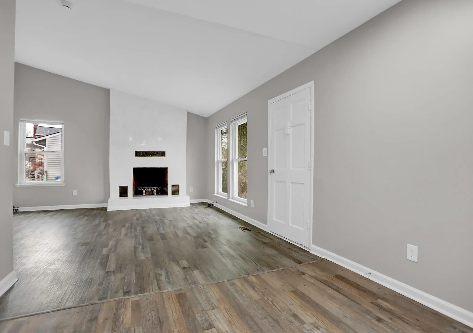 Beautifully 3-Bedroom Home with Deck, Carport & Fenced Yard in Catonsville! — Photo 2